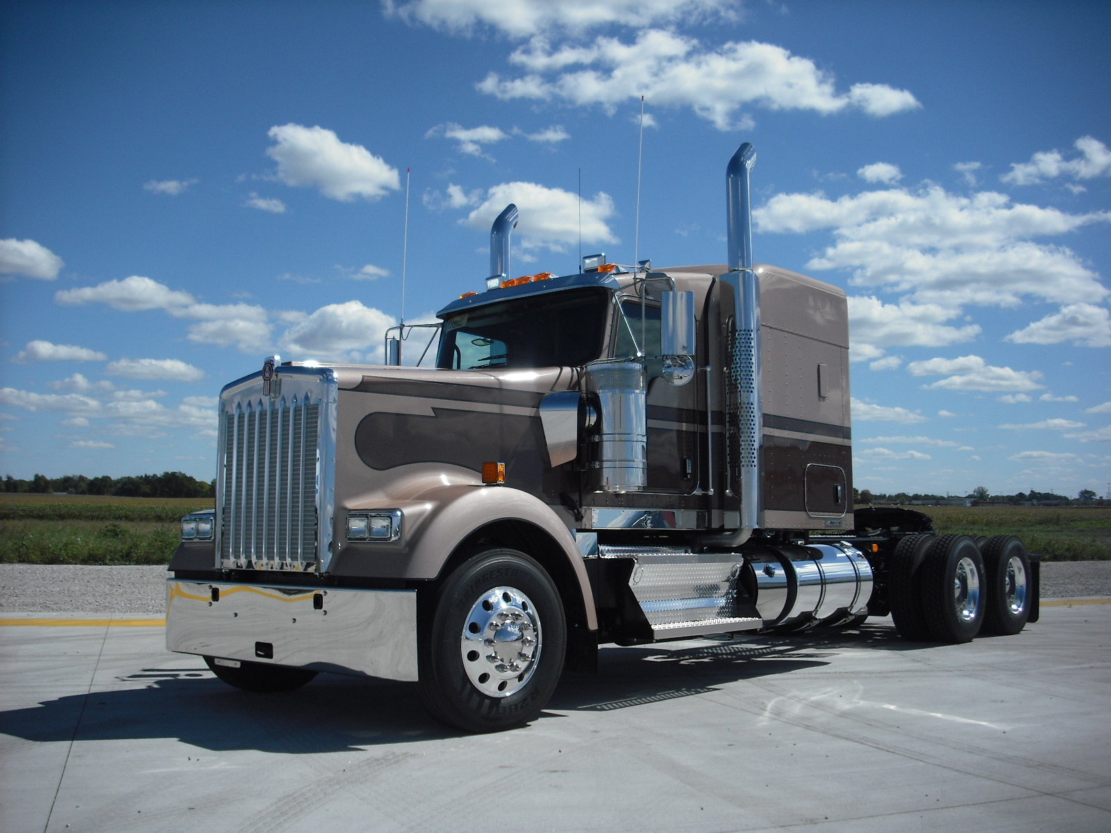 Hansen Trucking Llc equipment