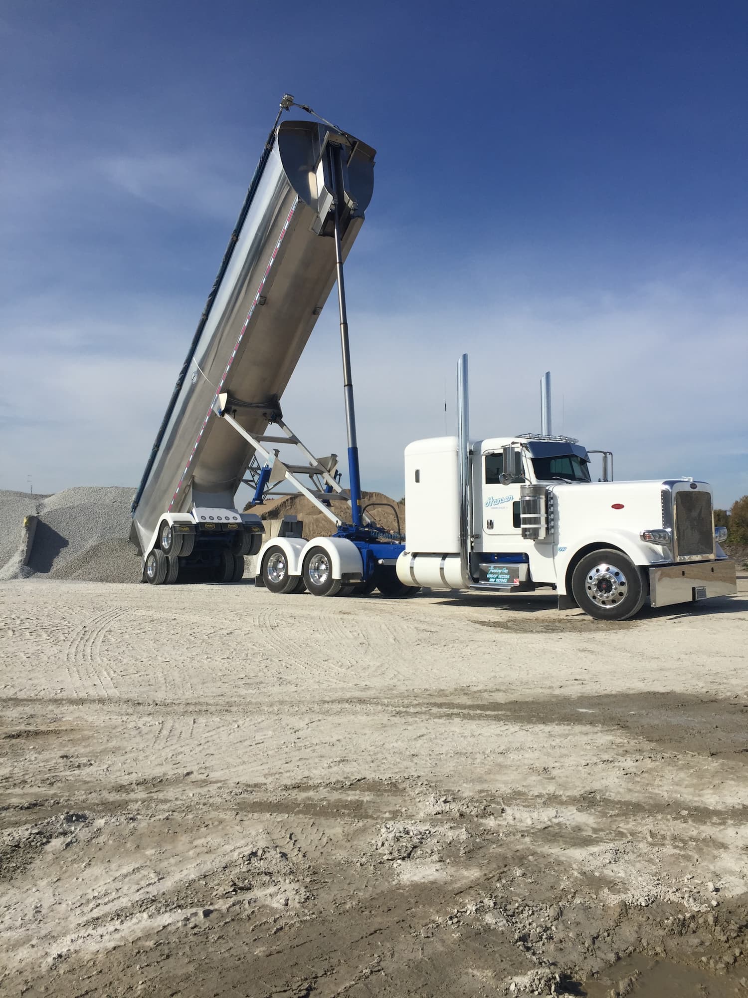 Hansen Trucking Llc equipment